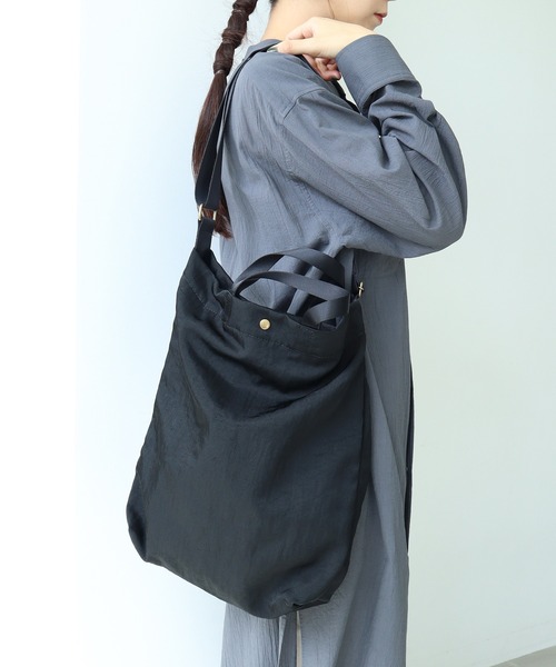 note et silence （ノートエシロンス）の「.ナイロンツイル ショルダーBAG（ショルダーバッグ・レディース・カーキ/ブラック・FREE）」の12枚目の写真