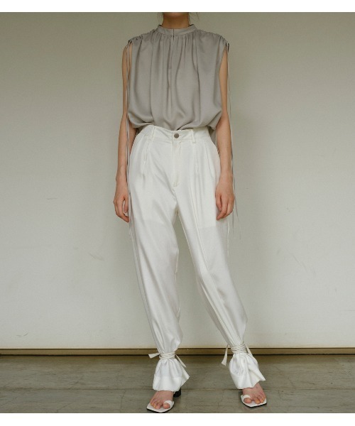 LE CIEL BLEU（ルシェルブルー）の「Shiny Wide-Leg Pants（その他パンツ・レディース・ネイビー/オフホワイト/イエロー・38/36/34）」の5枚目の写真