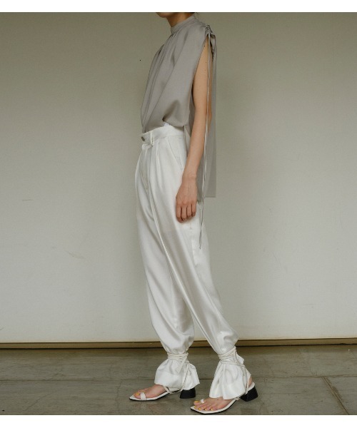 LE CIEL BLEU（ルシェルブルー）の「Shiny Wide-Leg Pants（その他パンツ・レディース・ネイビー/オフホワイト/イエロー・38/36/34）」の6枚目の写真