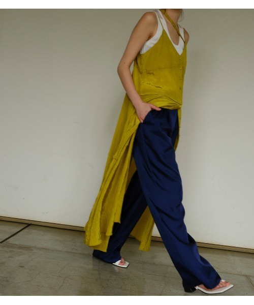 LE CIEL BLEU（ルシェルブルー）の「Shiny Wide-Leg Pants（その他パンツ・レディース・ネイビー/オフホワイト/イエロー・38/36/34）」の7枚目の写真