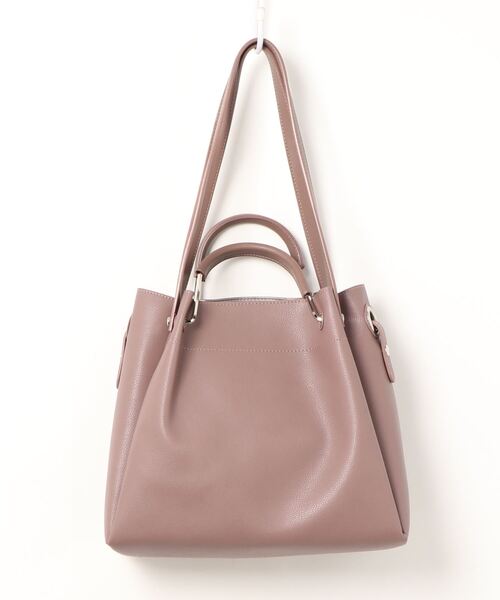 NATURAL BEAUTY BASIC(ナチュラルビューティーベーシック)の「メタルハンドルタックショルダー(ショルダーバッグ・レディース・ブラック/ベージュ/ベージュ系その他2/ブルー/ラベンダー・フリ-)」の16枚目の写真