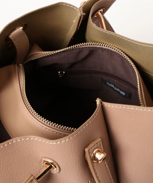 NATURAL BEAUTY BASIC（ナチュラルビューティーベーシック）の「メタル