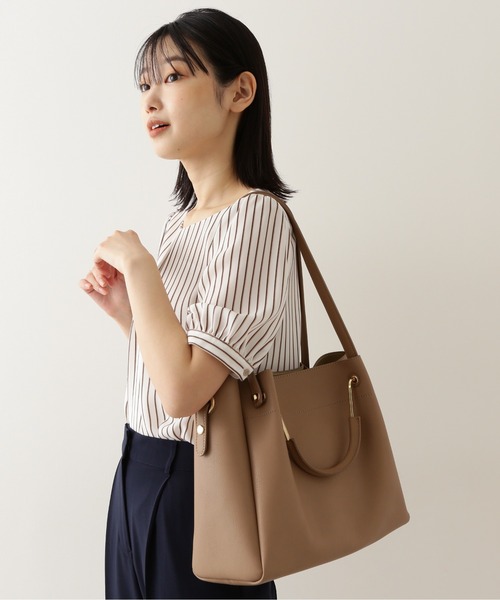 NATURAL BEAUTY BASIC(ナチュラルビューティーベーシック)の「メタルハンドルタックショルダー(ショルダーバッグ・レディース・ブラック/ベージュ/ベージュ系その他2/ブルー/ラベンダー・フリ-)」の11枚目の写真