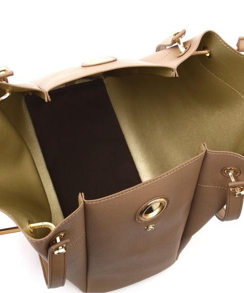 NATURAL BEAUTY BASIC(ナチュラルビューティーベーシック)の「メタルハンドルタックショルダー(ショルダーバッグ・レディース・ブラック/ベージュ/ベージュ系その他2/ブルー/ラベンダー・フリ-)」の8枚目の写真