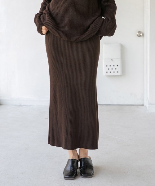 LEPSIM（レプシィム）の「１２Ｇケアニットストレートスカート　952524（スカート・レディース・ブラック/ブラウン/ブルーグリーン・FREE）」の3枚目の写真