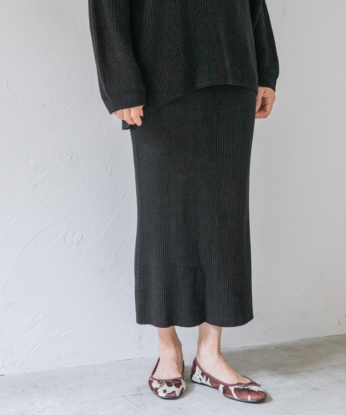 LEPSIM（レプシィム）の「１２Ｇケアニットストレートスカート　952524（スカート・レディース・ブラック/ブラウン/ブルーグリーン・FREE）」の2枚目の写真