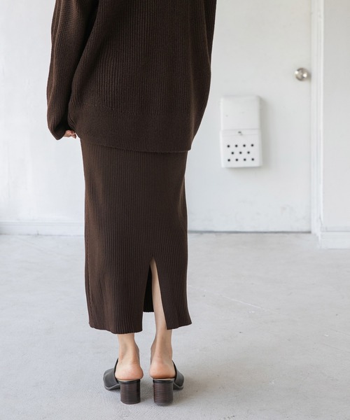 LEPSIM（レプシィム）の「１２Ｇケアニットストレートスカート　952524（スカート・レディース・ブラック/ブラウン/ブルーグリーン・FREE）」の5枚目の写真