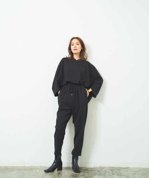 HERENCIA(ヘレンチア)の「ケープ風 オールインワン(つなぎ/オールインワン・レディース・ブラック・MEDIUM)」の2枚目の写真