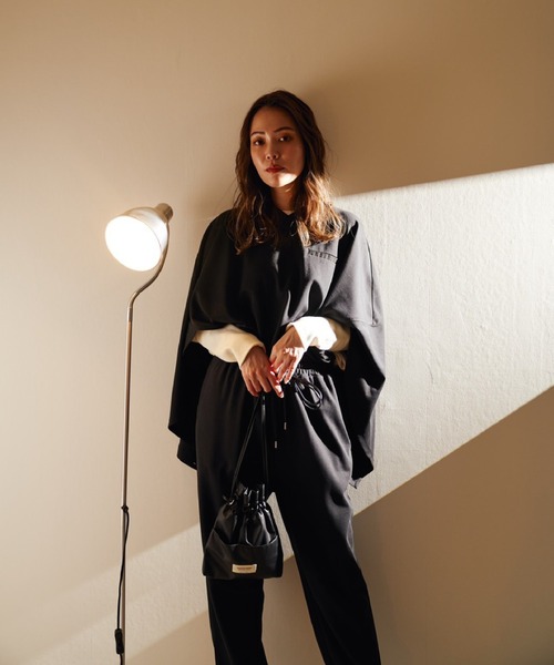HERENCIA(ヘレンチア)の「ケープ風 オールインワン(つなぎ/オールインワン・レディース・ブラック・MEDIUM)」の19枚目の写真