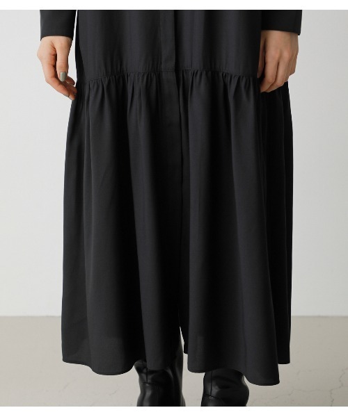 AZUL by moussy(アズールバイマウジー)の「TIERED HEM SHIRT ONEPIECE/ティアードヘムシャツワンピース(ワンピース・レディース・ブラック/カーキ/ライトブラウン/オフホワイト・SMALL/MEDIUM)」の13枚目の写真