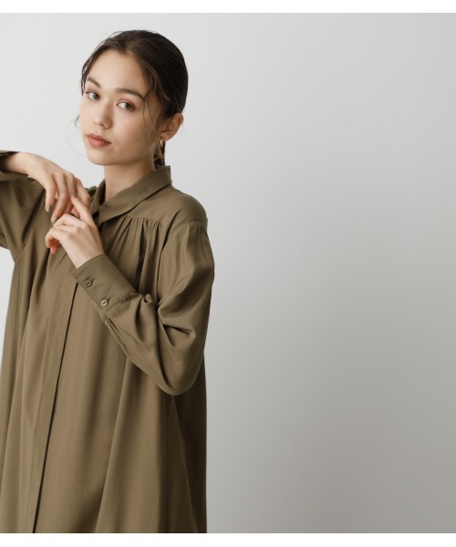 AZUL by moussy(アズールバイマウジー)の「TIERED HEM SHIRT ONEPIECE/ティアードヘムシャツワンピース(ワンピース・レディース・ブラック/カーキ/ライトブラウン/オフホワイト・SMALL/MEDIUM)」の16枚目の写真