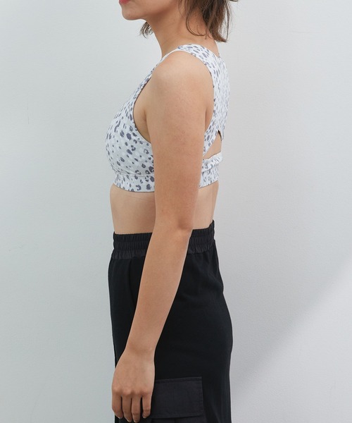 未使用　NERGY レオパードプリントサポートブラ パンツセット　ヨガウェア 未使用 NERGY レオパードプリントサポートブラ パンツセット