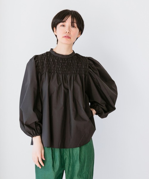 note et silence （ノートエシロンス）の「【AMB100貨】オーガニックリサイクルブロード シャーリングブラウス（シャツ/ブラウス・レディース・ブラック・FREE）」の2枚目の写真