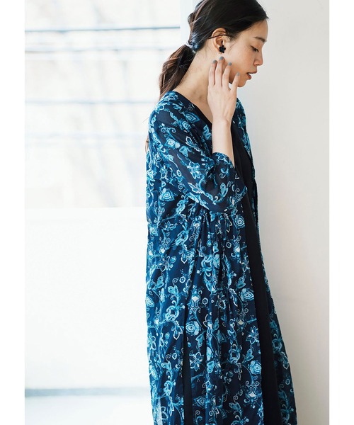 and myera（アンド マイラ）の「ａｎｄ　ｍｙｅｒａ　更紗ガウンワンピース（ワンピース・レディース・ブルー・SMALL/MEDIUM/LARGE/X-LARGE）」の9枚目の写真