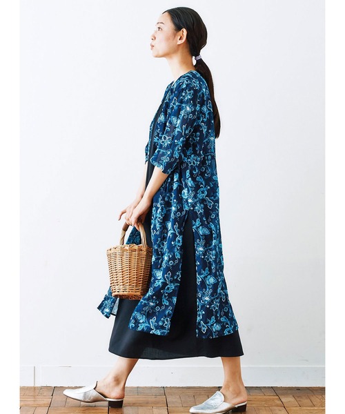 and myera（アンド マイラ）の「ａｎｄ　ｍｙｅｒａ　更紗ガウンワンピース（ワンピース・レディース・ブルー・SMALL/MEDIUM/LARGE/X-LARGE）」の5枚目の写真