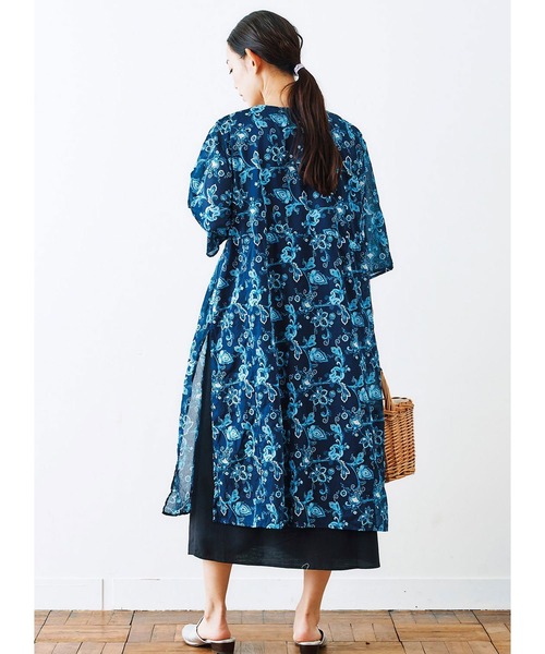 and myera（アンド マイラ）の「ａｎｄ　ｍｙｅｒａ　更紗ガウンワンピース（ワンピース・レディース・ブルー・SMALL/MEDIUM/LARGE/X-LARGE）」の14枚目の写真