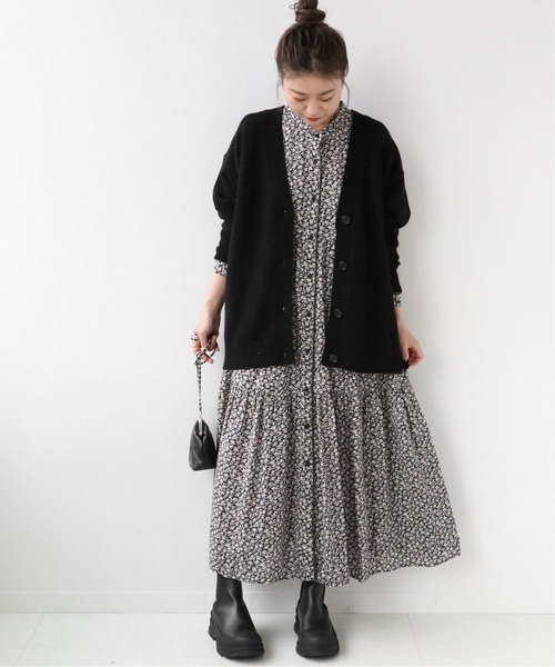 JOURNAL STANDARD relume（ジャーナルスタンダード　レリューム）の「ウォッシャブルフラワーティアードワンピース◆（ワンピース・レディース・ブラック/カーキ・FREE）」の2枚目の写真