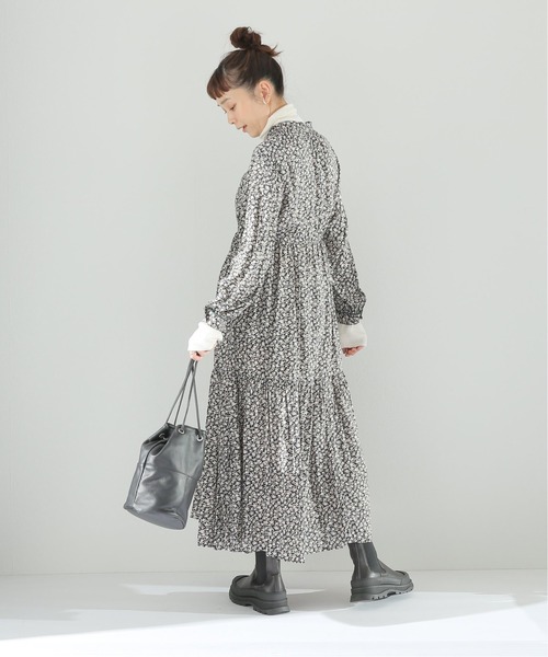 JOURNAL STANDARD relume（ジャーナルスタンダード　レリューム）の「ウォッシャブルフラワーティアードワンピース◆（ワンピース・レディース・ブラック/カーキ・FREE）」の6枚目の写真