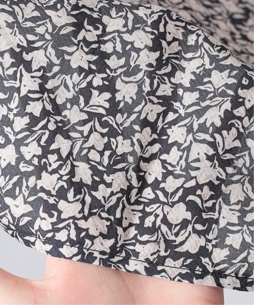 JOURNAL STANDARD relume（ジャーナルスタンダード　レリューム）の「ウォッシャブルフラワーティアードワンピース◆（ワンピース・レディース・ブラック/カーキ・FREE）」の14枚目の写真