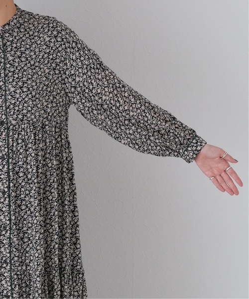 JOURNAL STANDARD relume（ジャーナルスタンダード　レリューム）の「ウォッシャブルフラワーティアードワンピース◆（ワンピース・レディース・ブラック/カーキ・FREE）」の7枚目の写真