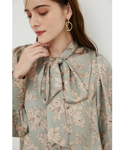 rienda（リエンダ）の「ボウタイパフスリーブブラウス（シャツ/ブラウス・レディース・ダークパープル/ブラウン系その他/グリーン系その他・FREE）」の2枚目の写真