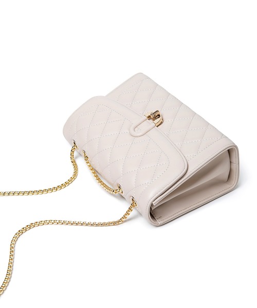 BASE（ベース）の「レディースキルティングチェーンショルダーバッグ（ショルダーバッグ・レディース・ブラック/ブルー/アイボリー/ベージュ/ブルー系その他/ホワイト系その他・FREE）」の8枚目の写真