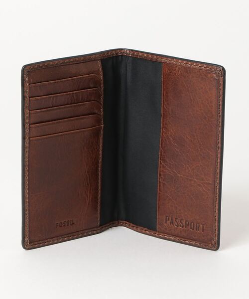 FOSSIL(フォッシル)の「PASSPORT PASSPORT CASE MLG0678222(パスポートケース・メンズ・レンガ・FREE)」の2枚目の写真