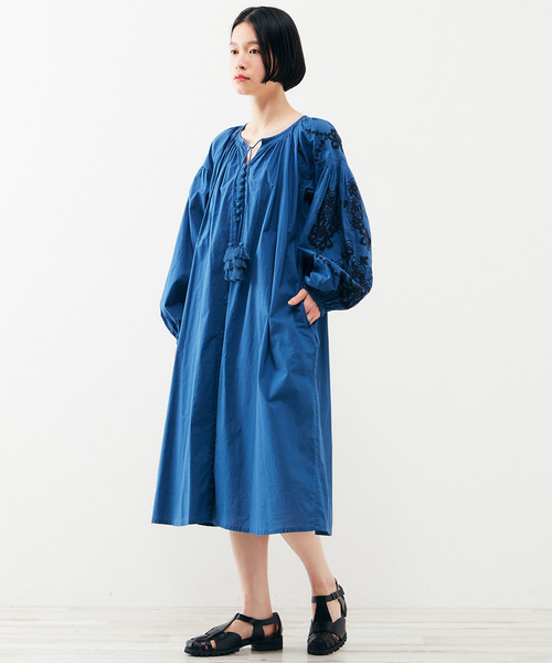 繊細な刺繍に一目ぼれ コットンローンギャザーロング丈ワンピース 長袖 Lourmarin ルールマラン のワンピース ワンピース ドレス ワンピース 繊細な刺繍に一目ぼれ コットンローンギャザーロング丈ワンピース 長袖 Lourmarin ルールマラン の