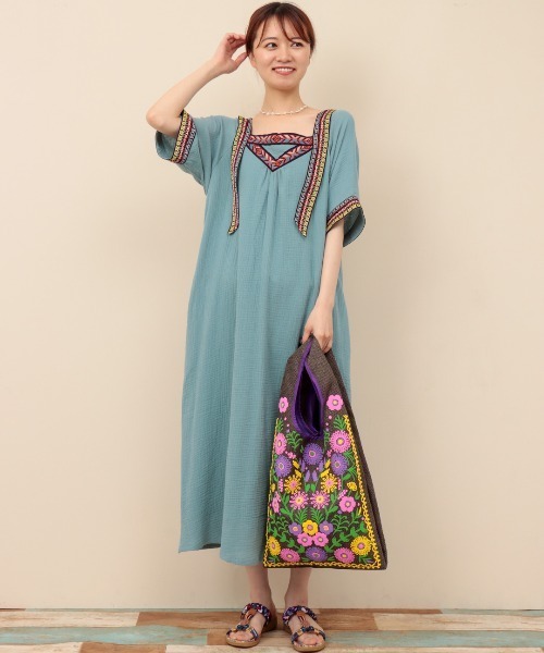 チチカカ（チチカカ）の「フラワー刺繍風プリントマルシェバッグ（トートバッグ・レディース・ダークブラウン/ベージュ・FREE）」の5枚目の写真