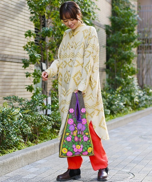 チチカカ（チチカカ）の「フラワー刺繍風プリントマルシェバッグ（トートバッグ・レディース・ダークブラウン/ベージュ・FREE）」の19枚目の写真