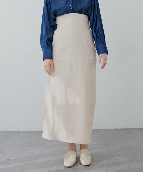 natural couture(ナチュラルクチュール)の「【2サイズ展開】美シルエットなハイウエストタイトスカート(スカート・レディース・ブラック/オフホワイト/インディゴブルー/グリーン/ブルー系・SMALL/MEDIUM)」の6枚目の写真