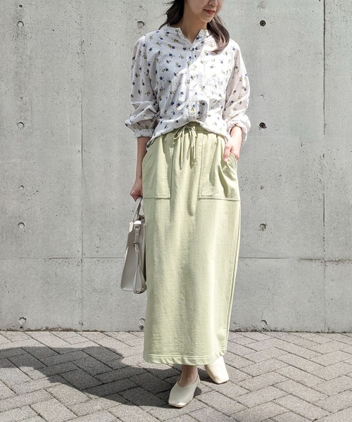 COMME CA ISM(コムサイズム)の「フラワープリント ブラウス(シャツ/ブラウス・レディース・ホワイト/ネイビー・MEDIUM/LARGE)」の19枚目の写真