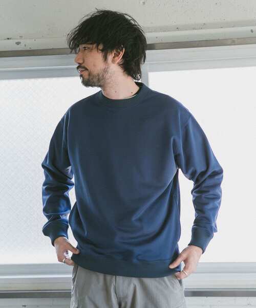 URBAN RESEARCH DOORS（アーバンリサーチドアーズ）の「シャイン裏毛クルーネックプルオーバー（Tシャツ/カットソー・メンズ・ベージュ/オフホワイト/ブルー/チャコールグレー・42/38/40）」の4枚目の写真