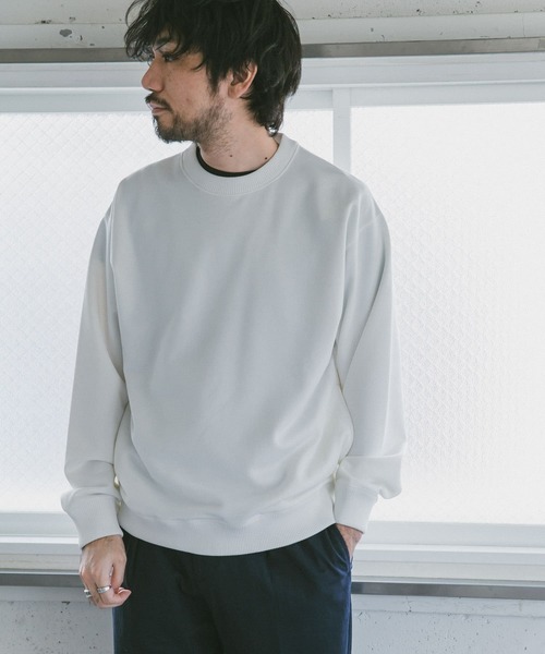 URBAN RESEARCH DOORS（アーバンリサーチドアーズ）の「シャイン裏毛クルーネックプルオーバー（Tシャツ/カットソー・メンズ・ベージュ/オフホワイト/ブルー/チャコールグレー・42/38/40）」の13枚目の写真