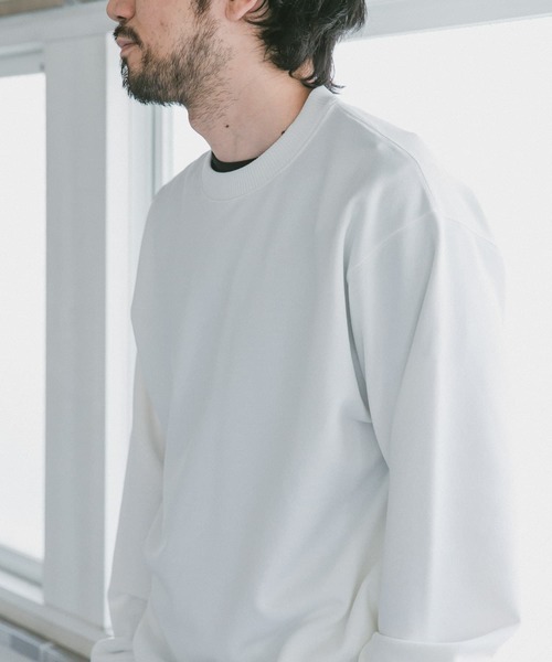 URBAN RESEARCH DOORS（アーバンリサーチドアーズ）の「シャイン裏毛クルーネックプルオーバー（Tシャツ/カットソー・メンズ・ベージュ/オフホワイト/ブルー/チャコールグレー・42/38/40）」の14枚目の写真