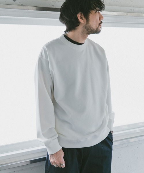 URBAN RESEARCH DOORS（アーバンリサーチドアーズ）の「シャイン裏毛クルーネックプルオーバー（Tシャツ/カットソー・メンズ・ベージュ/オフホワイト/ブルー/チャコールグレー・42/38/40）」の16枚目の写真