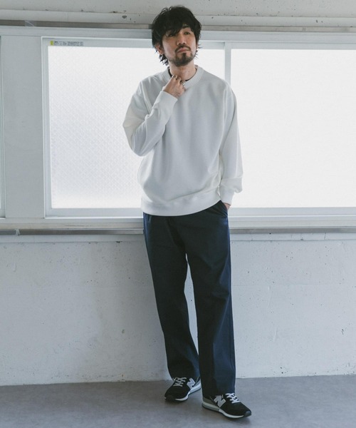 URBAN RESEARCH DOORS（アーバンリサーチドアーズ）の「シャイン裏毛クルーネックプルオーバー（Tシャツ/カットソー・メンズ・ベージュ/オフホワイト/ブルー/チャコールグレー・42/38/40）」の17枚目の写真