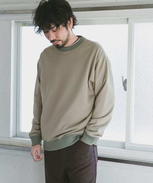 URBAN RESEARCH DOORS（アーバンリサーチドアーズ）の「シャイン裏毛クルーネックプルオーバー（Tシャツ/カットソー・メンズ・ベージュ/オフホワイト/ブルー/チャコールグレー・42/38/40）」の21枚目の写真