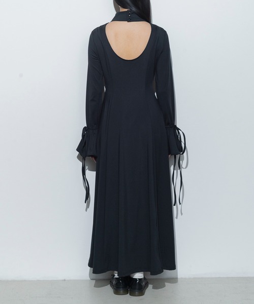 Romansual（ロマンシュアル）の「Romansual/バックオープンフレアワンピース（ワンピース・レディース・ブラック/ベージュ・FREE）」の7枚目の写真