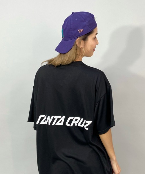 SANTA CRUZ(サンタクルーズ)の「【ムラサキスポーツ別注】SANTACRUZ/サンタクルーズ 水陸両用ビッグシルエットバックプリントTシャツ/ラッシュガード 502221437(Tシャツ/カットソー・レディース・ブラック/ホワイト・L/M)」の2枚目の写真