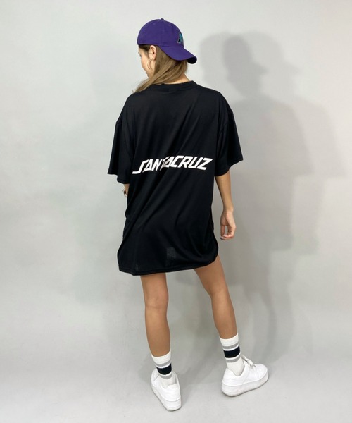SANTA CRUZ(サンタクルーズ)の「【ムラサキスポーツ別注】SANTACRUZ/サンタクルーズ 水陸両用ビッグシルエットバックプリントTシャツ/ラッシュガード 502221437(Tシャツ/カットソー・レディース・ブラック/ホワイト・L/M)」の5枚目の写真