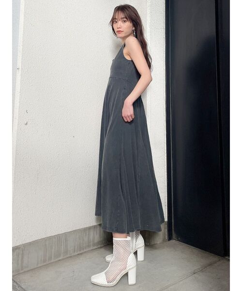 GYDA（ジェイダ）の「BACK OPENピグメントロングワンピース（ワンピース・レディース・チャコールグレー/アイボリー・FREE）」の8枚目の写真