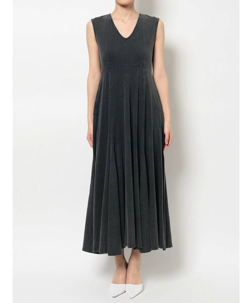 GYDA（ジェイダ）の「BACK OPENピグメントロングワンピース（ワンピース・レディース・チャコールグレー/アイボリー・FREE）」の16枚目の写真