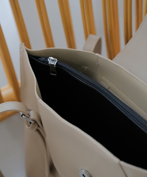 Lamoa（ラモア）の「Lamoa/フェイクレザー マルチ ショルダーバック（トートバッグ・レディース・ブラック/ベージュ/ブラウン・FREE）」の8枚目の写真