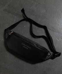 Calvin Klein（カルバン・クライン）の「MICRO PEBBLE ボディバッグ（ボディバッグ/ウエストポーチ・メンズ）」