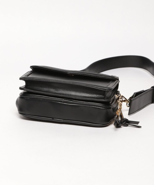 BAYFLOW(ベイフロー)の「BFブローチセットショルダー(ショルダーバッグ・レディース・ブラック/ベージュ・FREE)」の12枚目の写真