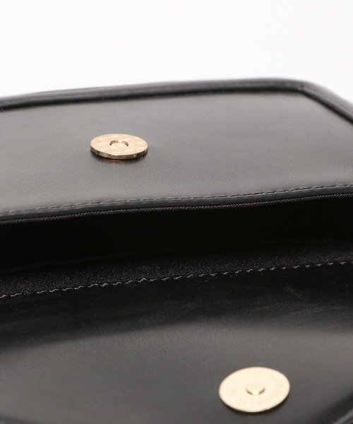 BAYFLOW(ベイフロー)の「BFブローチセットショルダー(ショルダーバッグ・レディース・ブラック/ベージュ・FREE)」の19枚目の写真