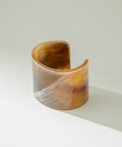 mystic（ミスティック）の「[eau un bijou] marble bangle（バングル/リストバンド・レディース・ブラウン/ベージュ・ONE SIZE）」の6枚目の写真