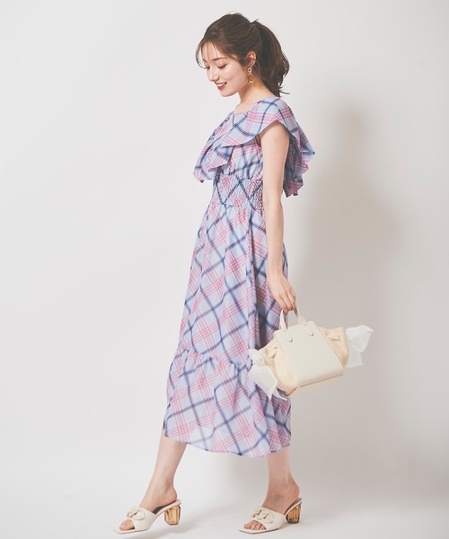 31 Sons de mode（トランテアン　ソン　ドゥ　モード）の「シアーチェックフリルワンピース（ワンピース・レディース・イエロー/サックスブルー/ベージュ・36/38）」の11枚目の写真