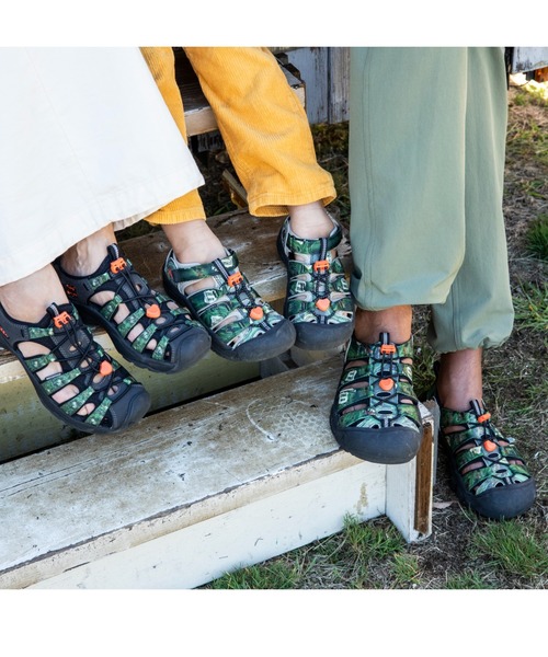 KEEN(キーン)の「NEWPORT RETRO / ニューポート レトロ ★Collaboration with ≪New Acoustic Camp≫ / メンズ サンダル(サンダル・メンズ・グリーン系その他・26.5cm/25.5cm/27.5cm/26cm/27cm/28.5cm/25cm/28cm/29cm)」の6枚目の写真